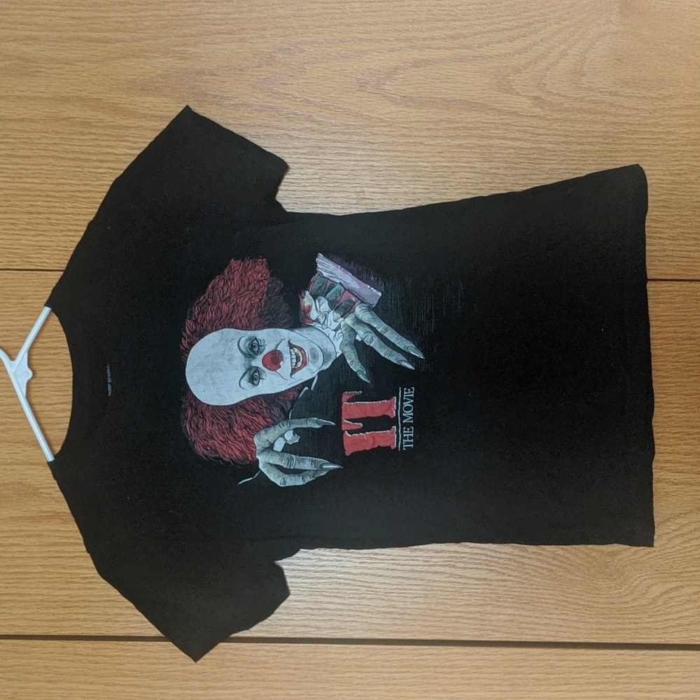 It T-shirt